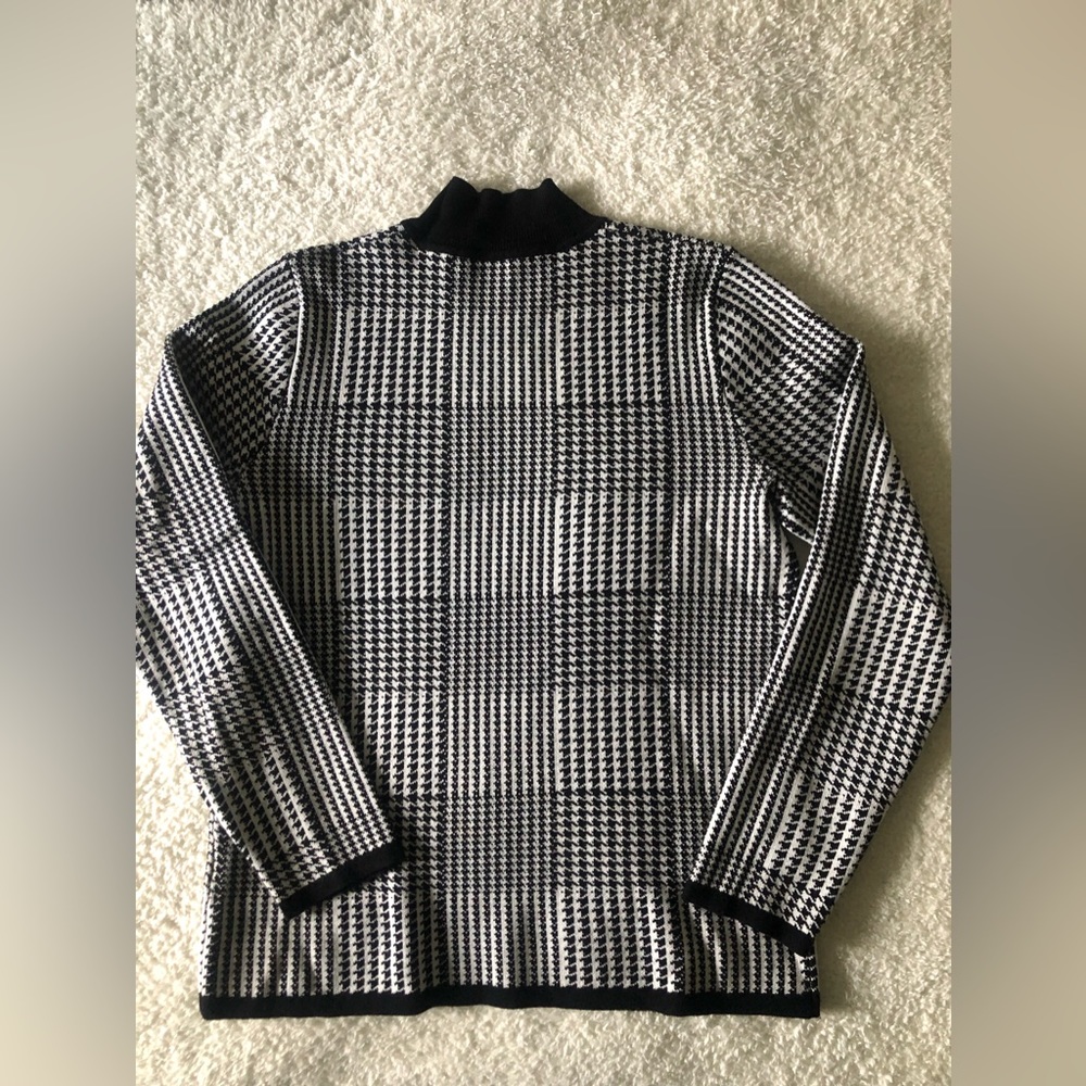 Turtle Neck Sweater - Picture 6 of 7